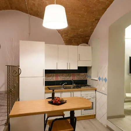 Apartment Bricks Ceiling Next To Duomo And Campo Siena